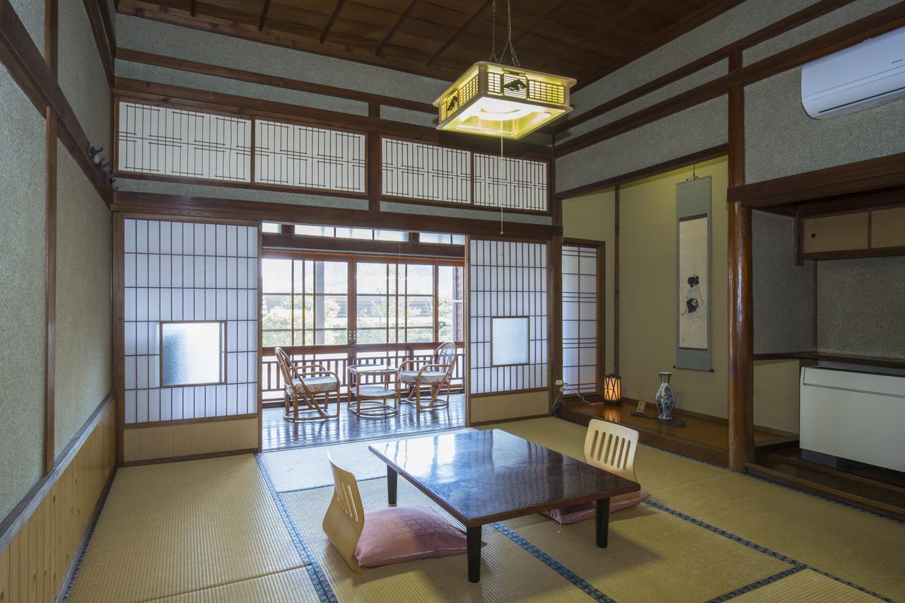 Hitoyoshi Ryokan Buitenkant foto